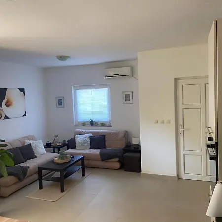 Apartament Sveto *